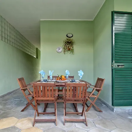 Villetta Della Baia Holiday home *